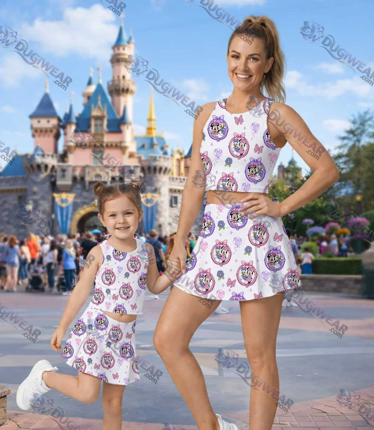 Disney Minnie Mouse & Daisy Duck Matching Mom and Me Dress Set, Cute Friends Theme Park Vacation Outfit Disney Minnie Mouse & Daisy Duck Matching Mom and Me Dress Set, Cute Friends Theme Park Vacation Outfit