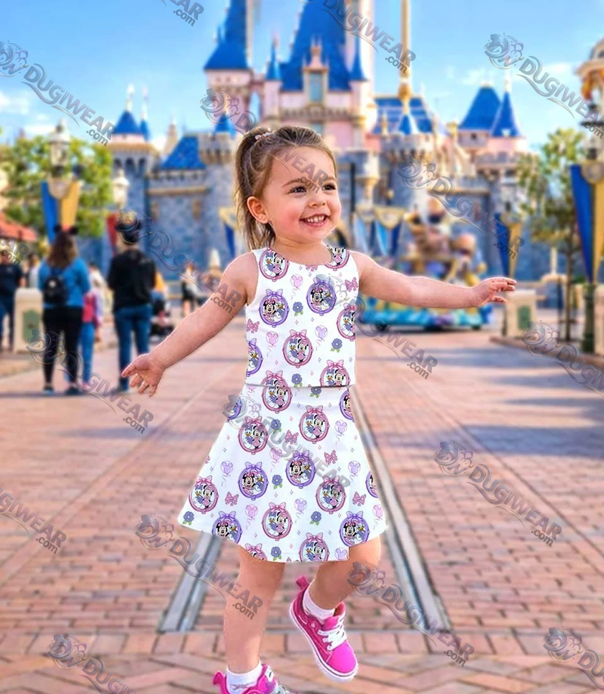 Disney Minnie Mouse & Daisy Duck Matching Mom and Me Dress Set, Cute Friends Theme Park Vacation Outfit Disney Minnie Mouse & Daisy Duck Matching Mom and Me Dress Set, Cute Friends Theme Park Vacation Outfit