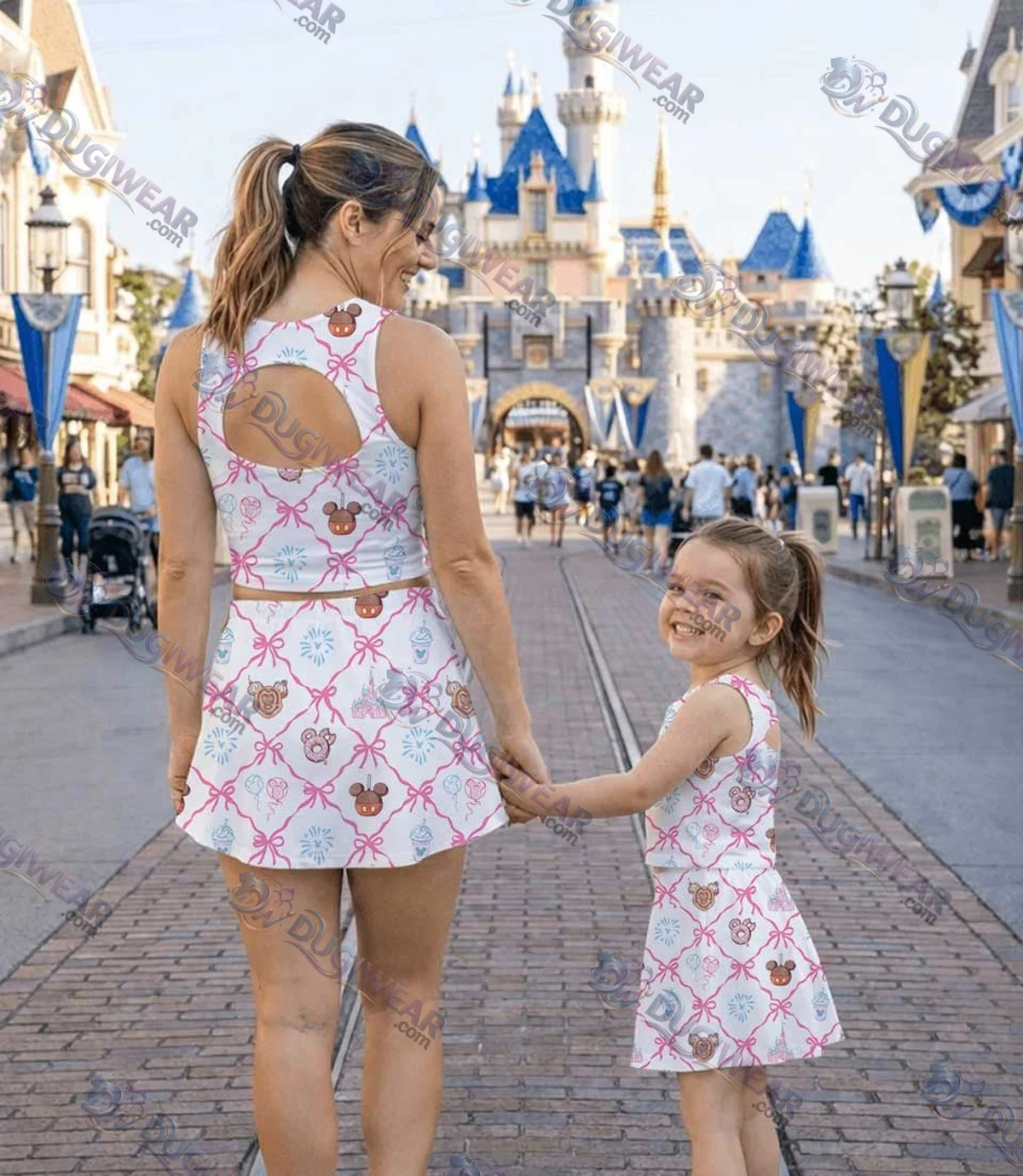 Disney Parks Matching Mom and Me Dress Set, Family Vacation Theme Park Outfit Disney Parks Matching Mom and Me Dress Set, Family Vacation Theme Park Outfit